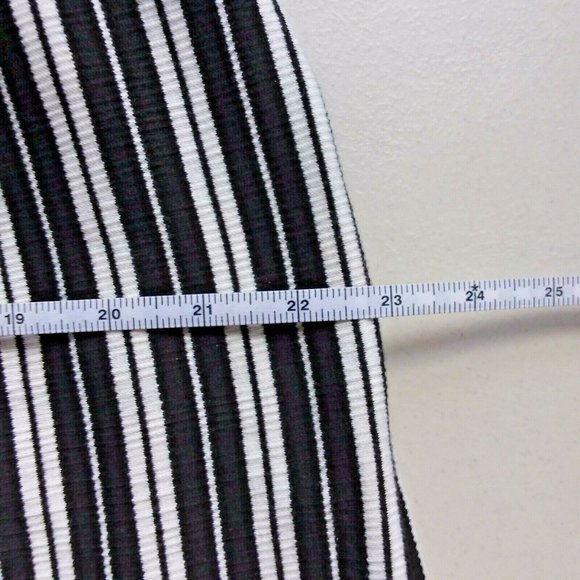 ☆☆SOLD☆☆ Xhilaration Plus Size Cropped Jumpsuit - Picture 7 of 11